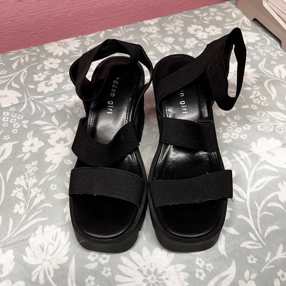 Madden Girl Black Rubber Sandals - Picture 1 of 5